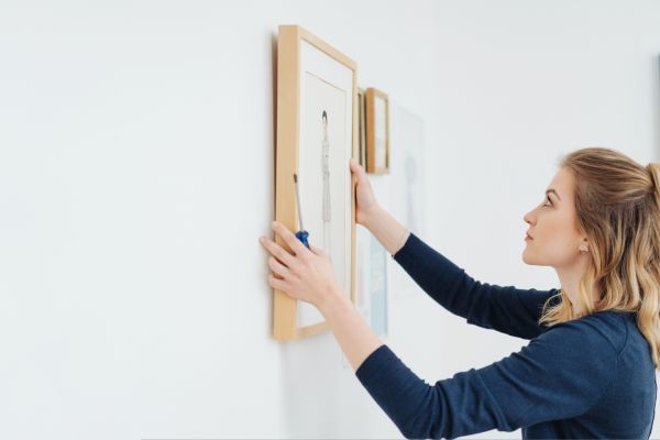 Cost of Picture Hanging Service in Mill Valley